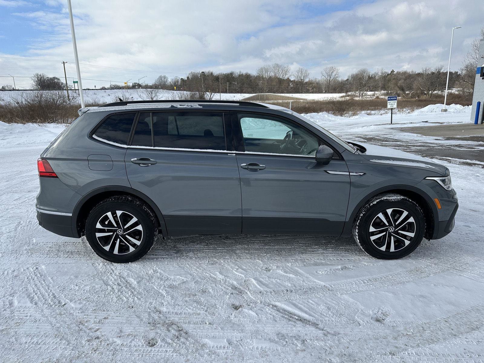 Used 2024 Volkswagen Tiguan S image 9