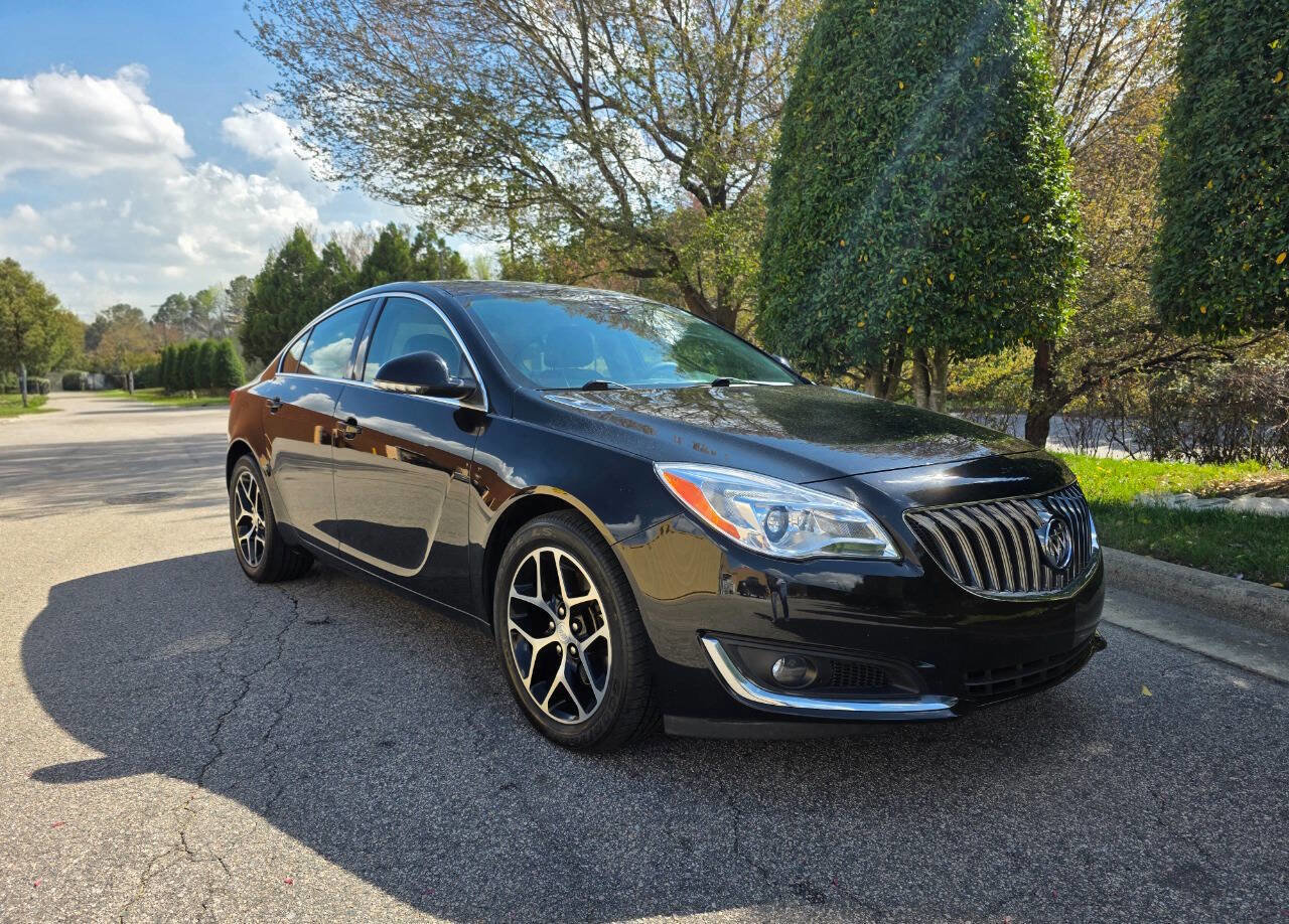 Used 2017 Buick Regal Sport Touring image 7