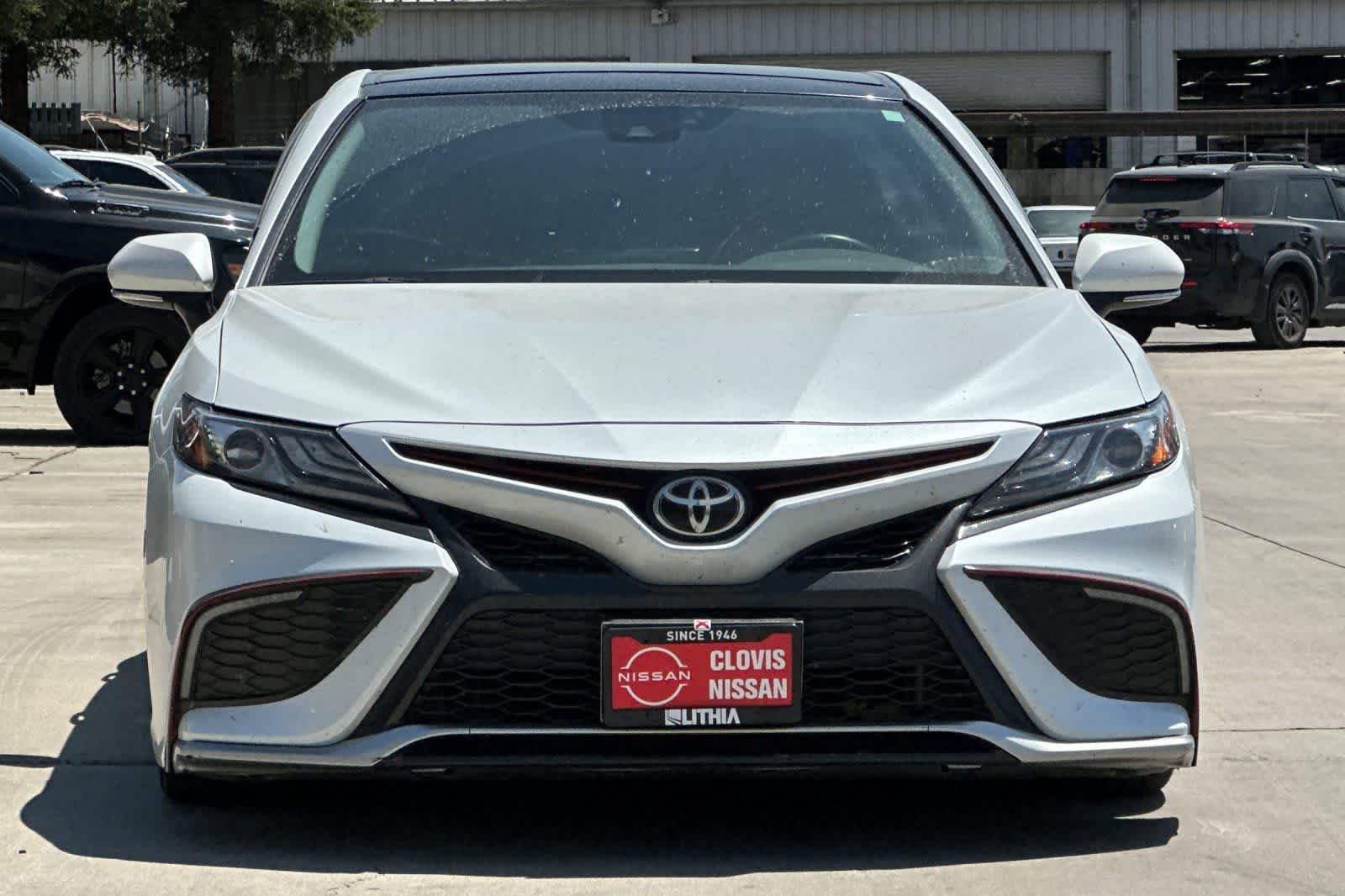 Used 2021 Toyota Camry XSE FWD image 11