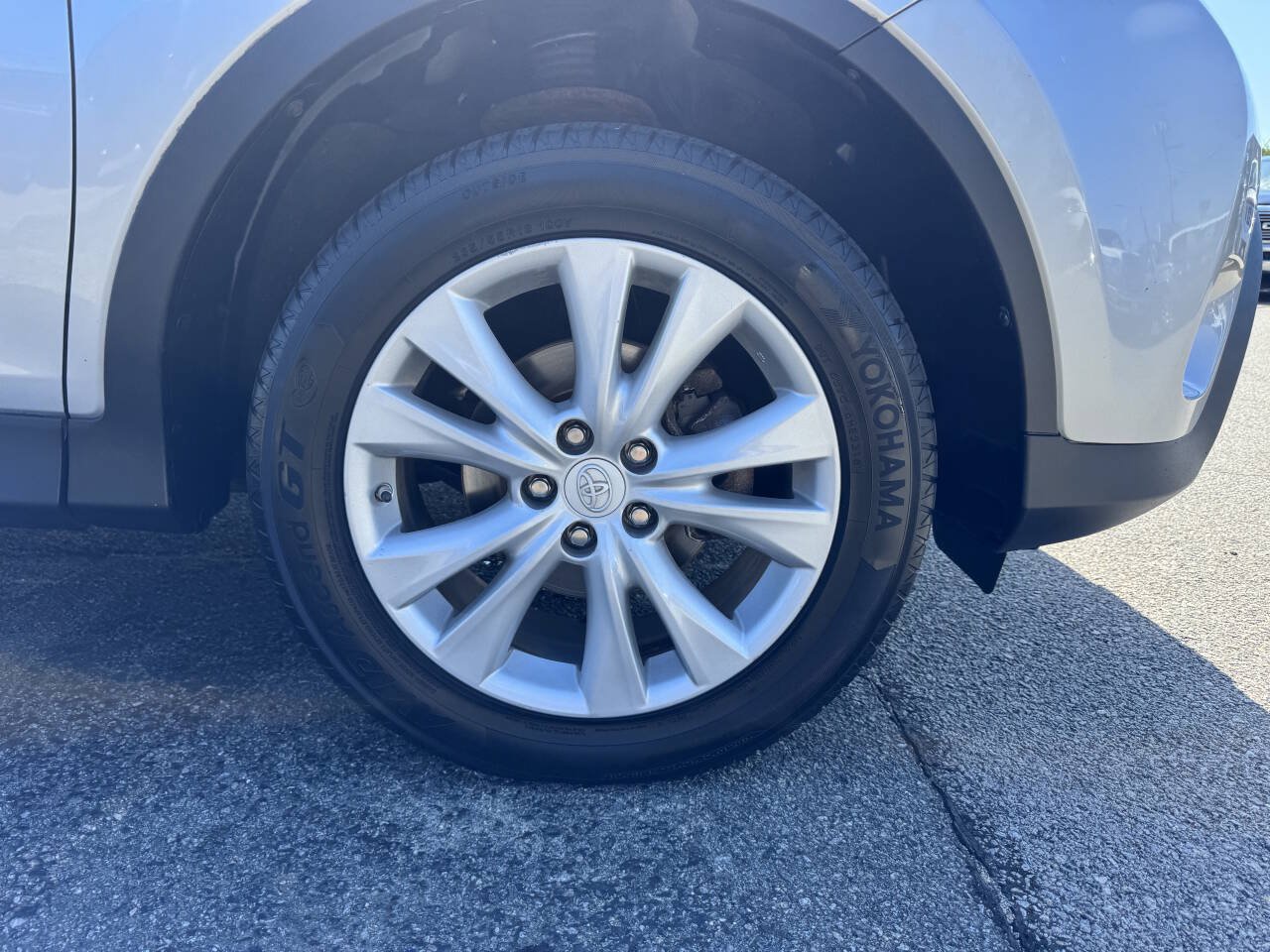 Used 2013 Toyota RAV4 Limited AWD/4WD image 13