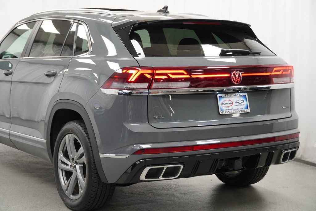 Used 2024 Volkswagen Atlas Cross Sport SEL R-Line AWD/4WD image 40