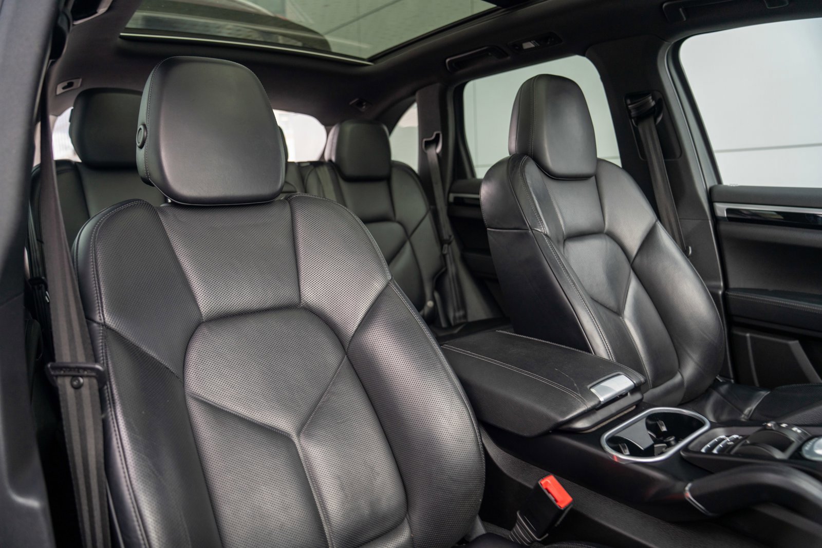 Used 2016 Porsche Cayenne image 27