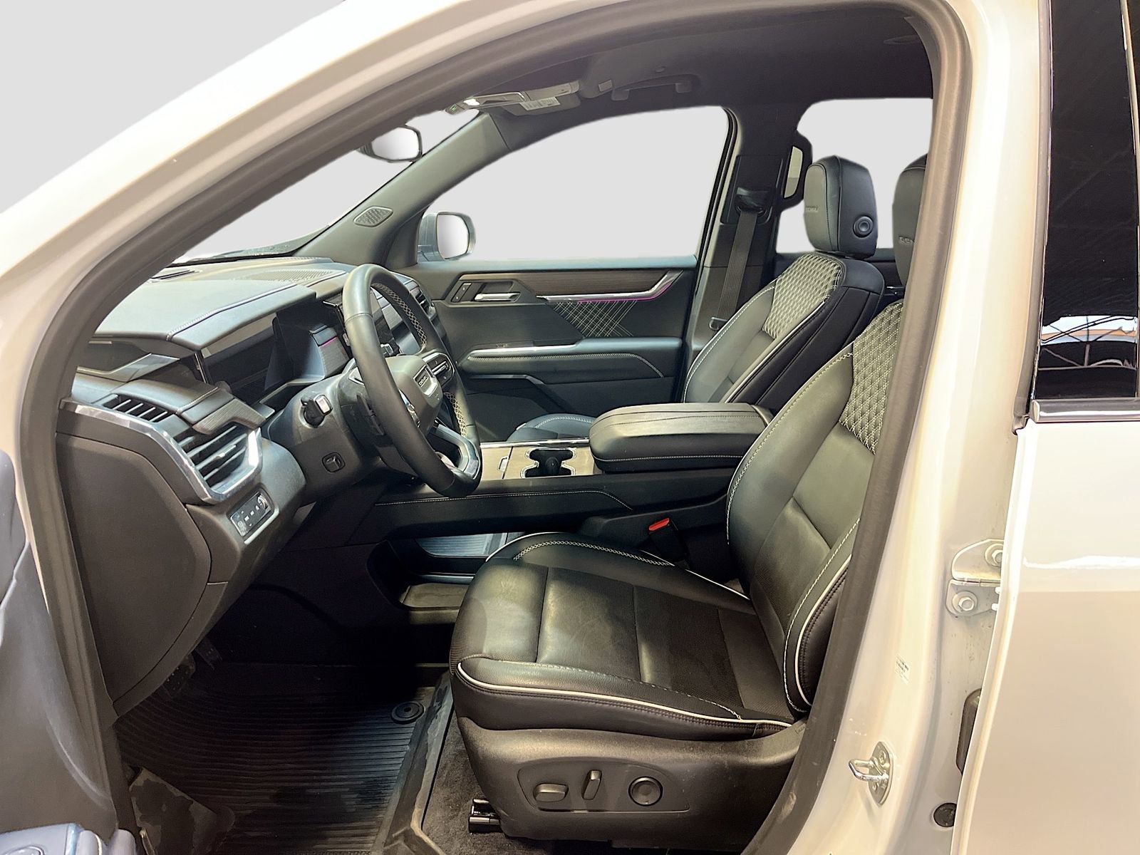 Used 2024 GMC Acadia Denali w/ LPO, Floor Liner Package image 22