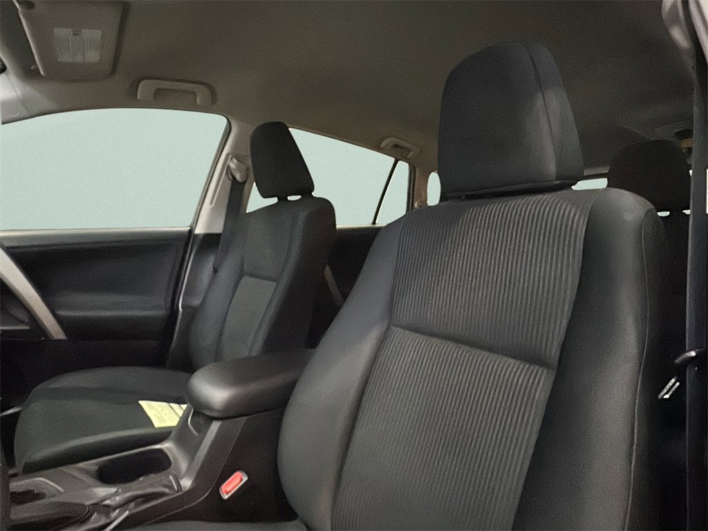 Used 2017 Toyota RAV4 LE image 8