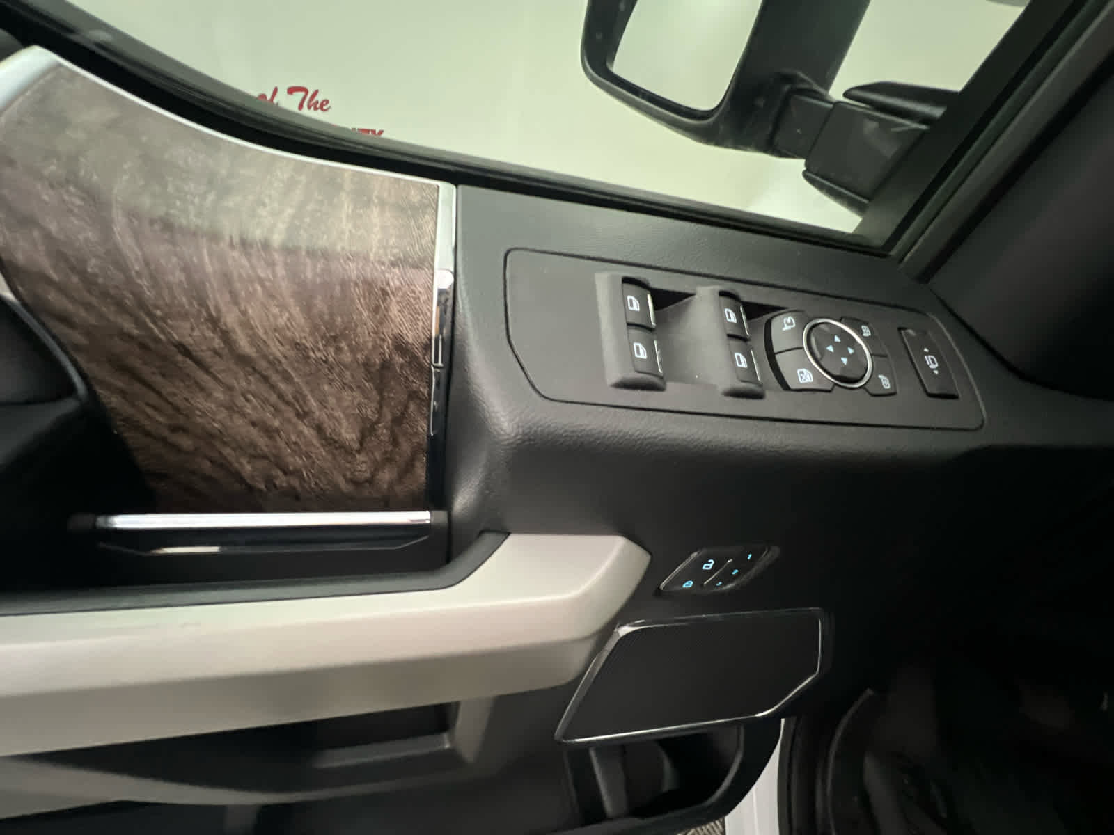 Used 2019 Ford F250 Lariat w/ Lariat Ultimate Package AWD/4WD image 16