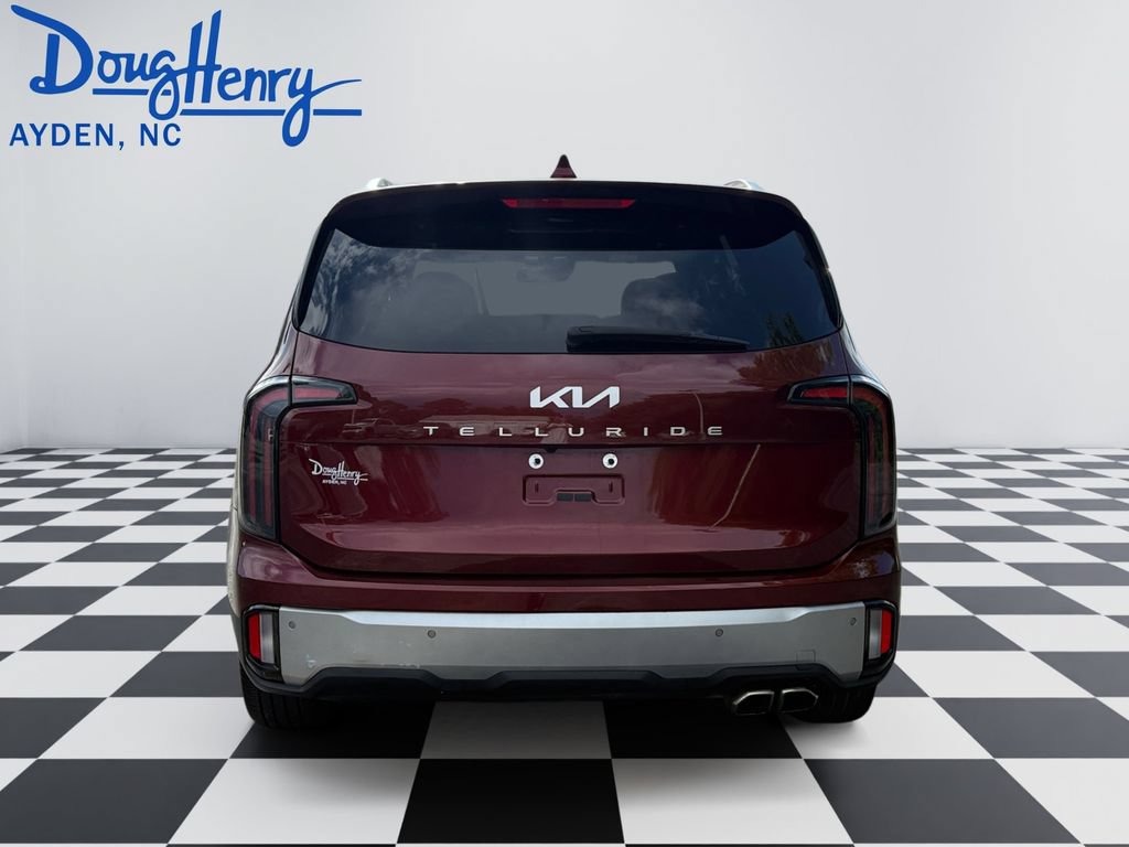 Used 2023 Kia Telluride EX w/ EX Captain's Chair Package FWD image 4