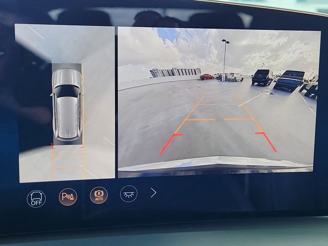 Certified 2026 Cadillac Vistiq Premium Luxury AWD/4WD image 15