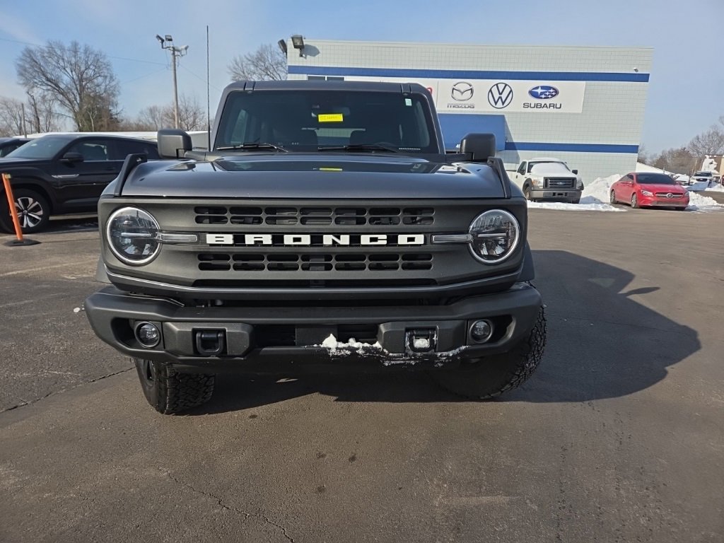 Used 2023 Ford Bronco Black Diamond image 2