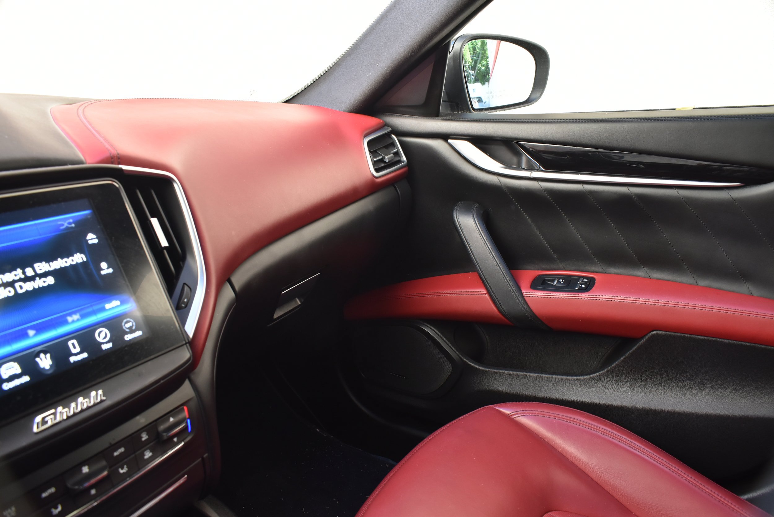 Used 2019 Maserati Ghibli S RWD image 32