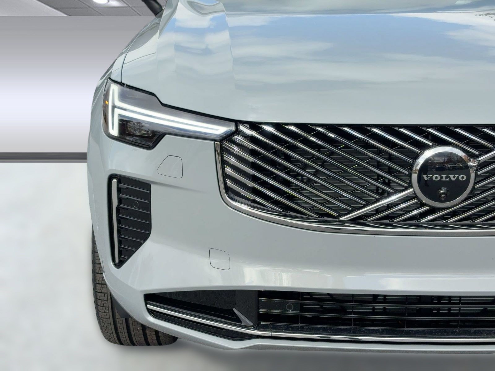 Certified 2026 Volvo XC90 B6 Plus w/ Protection Package AWD/4WD image 28