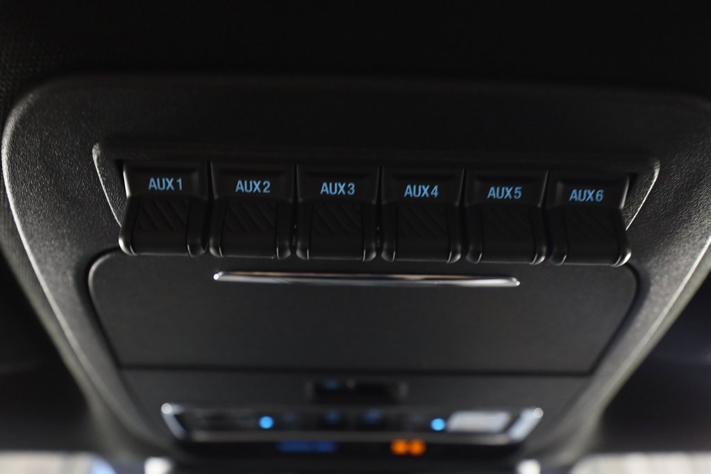 Used 2025 Ford F450 Platinum w/ FX4 Off-Road Package image 41