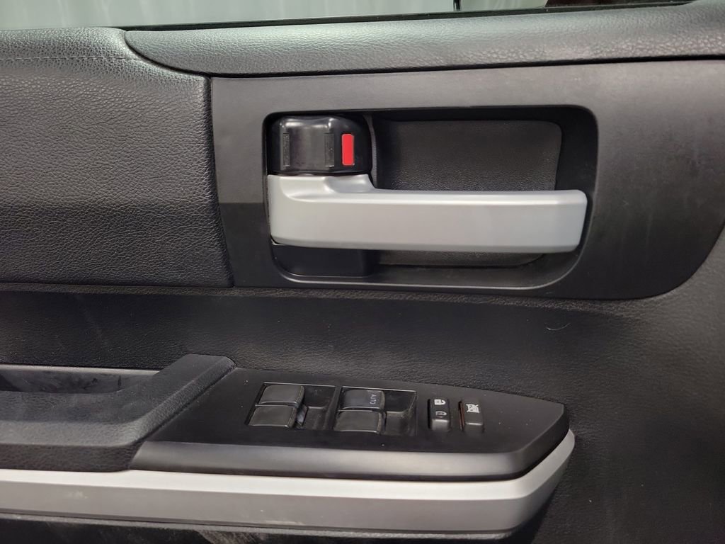 Used 2017 Toyota Tundra SR5 image 19