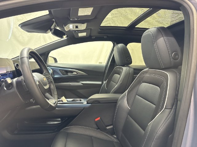 Used 2024 Chevrolet Equinox EV LT FWD image 11