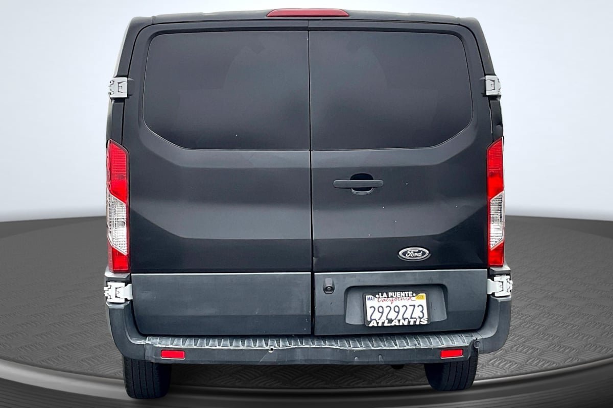 Used 2016 Ford Transit 250 130 Low Roof w/ Exterior Upgrade Package RWD image 4