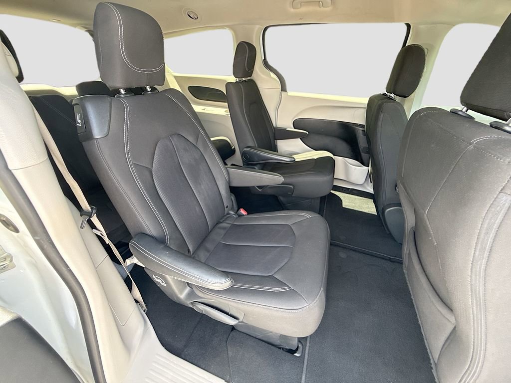 Used 2023 Chrysler Voyager LX FWD image 28
