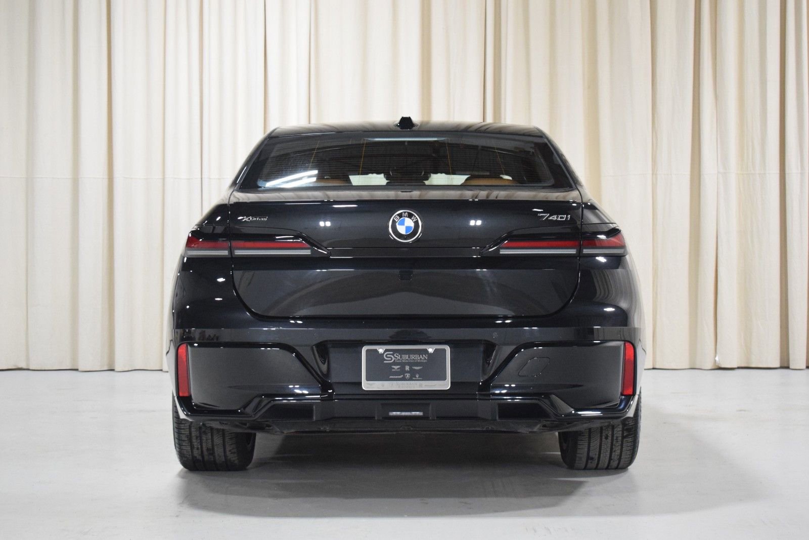 Used 2025 BMW 740i xDrive image 13