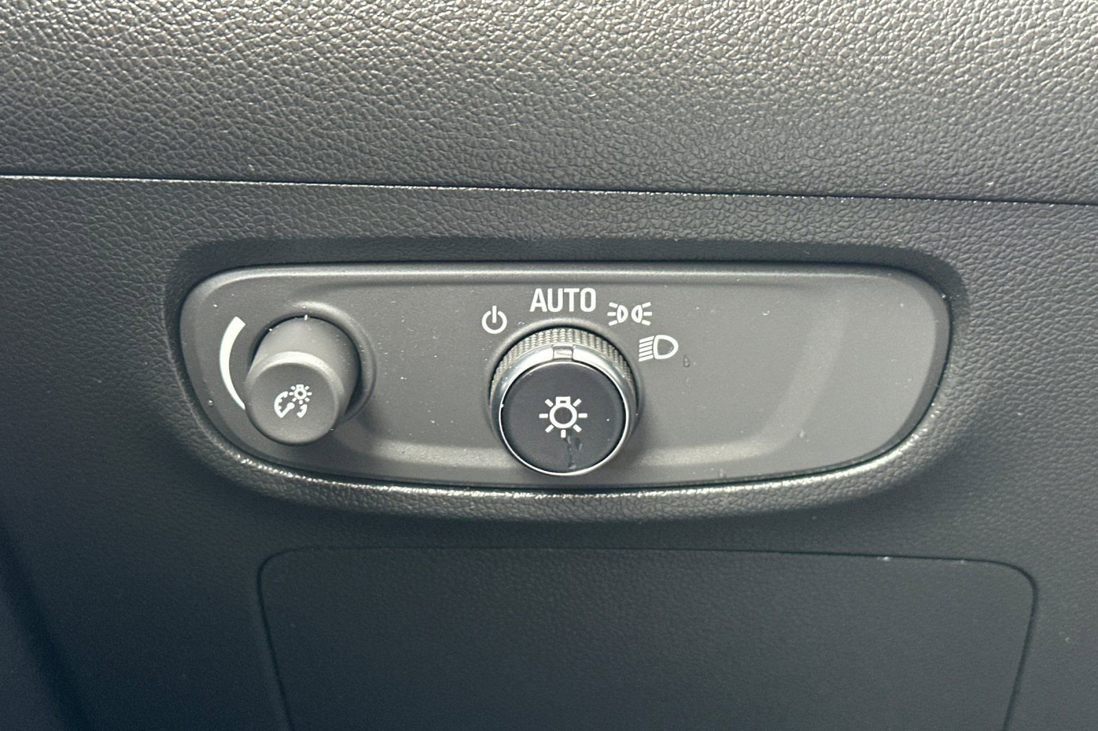 Certified 2024 Buick Encore GX Preferred image 35