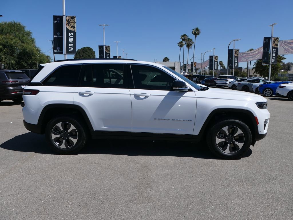 Used 2022 Jeep Grand Cherokee Limited 4xe w/ Luxury Tech Group II AWD/4WD image 3