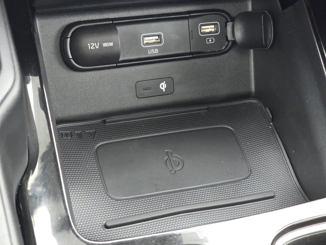 Used 2022 Kia Telluride SX w/ SX Prestige Package image 9