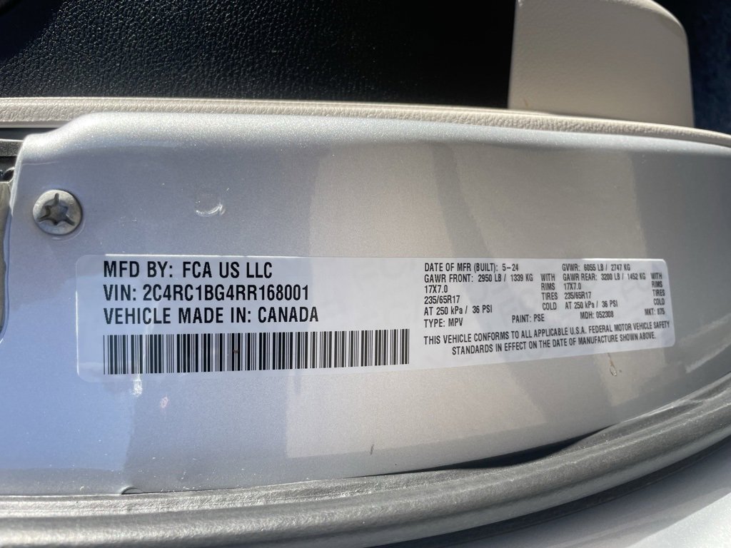 Used 2024 Chrysler Pacifica Touring-L image 44