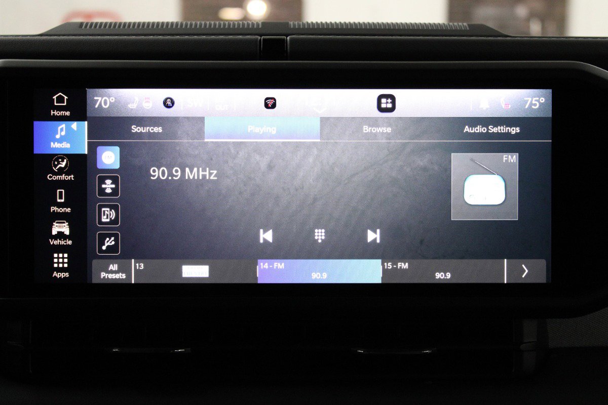 Used 2025 Jeep Wrangler Unlimited Sahara w/ Safety Group image 22