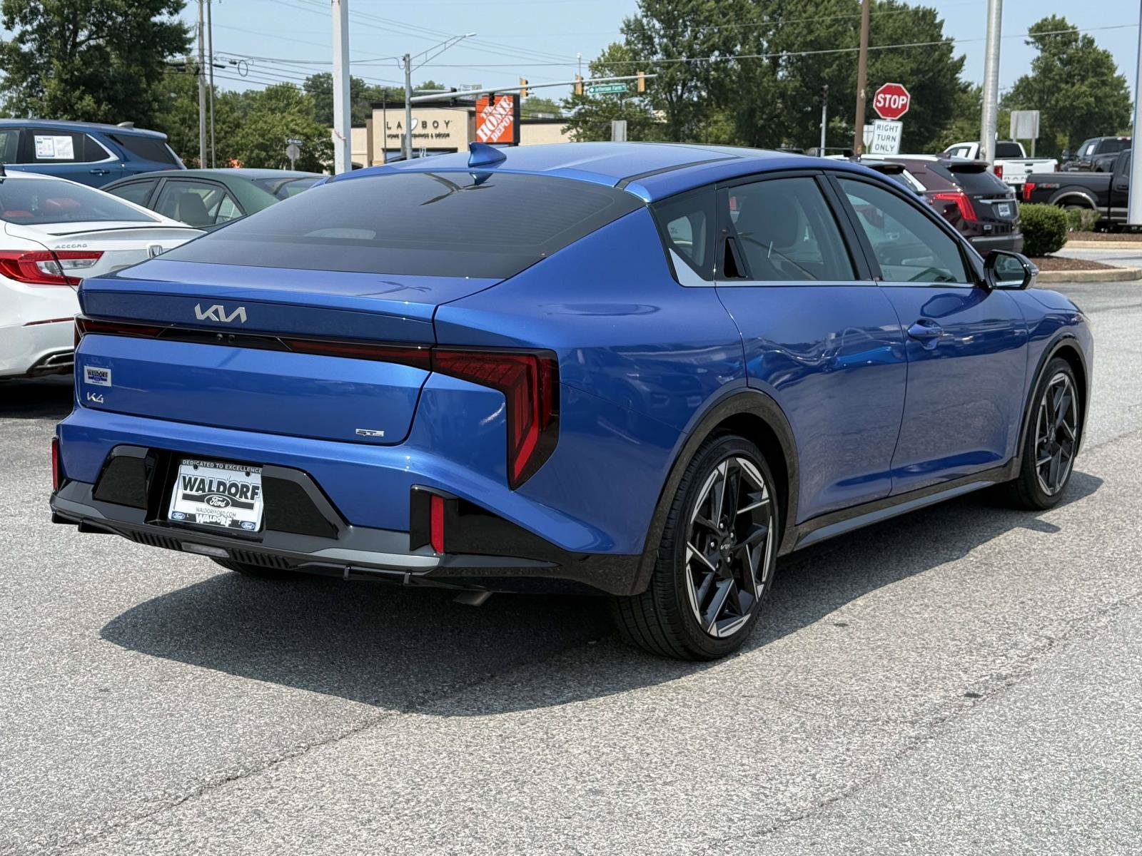 Used 2025 Kia K4 GT-Line w/ GT-Line Premium Package FWD image 2