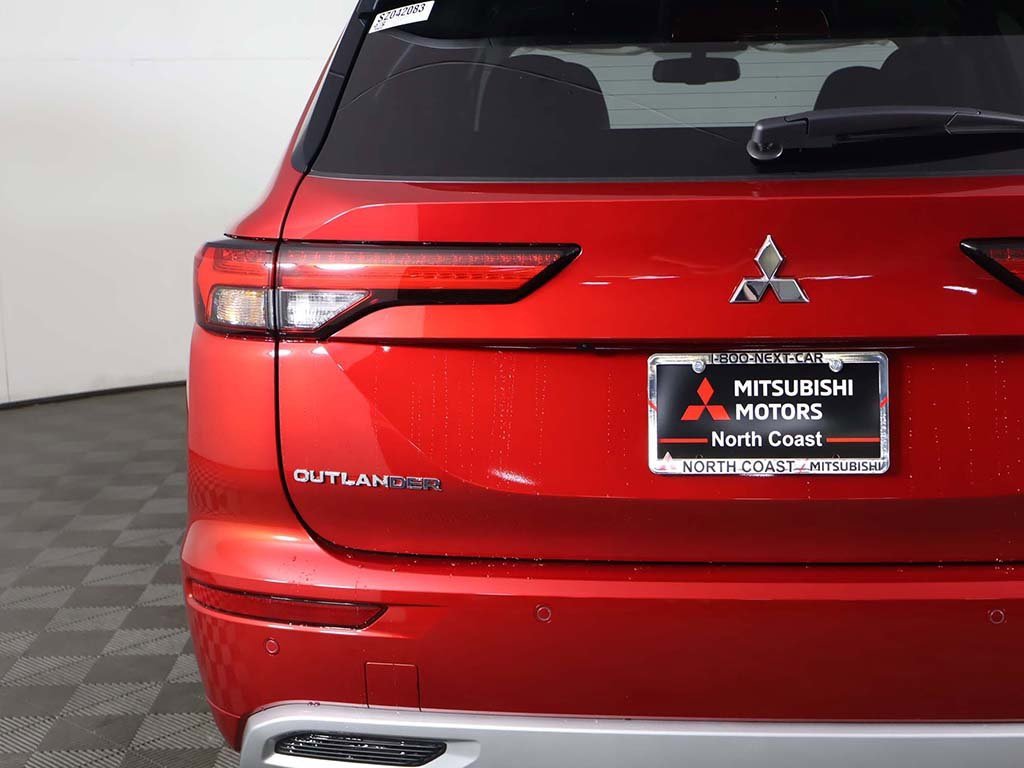 New 2025 Mitsubishi Outlander SEL image 18