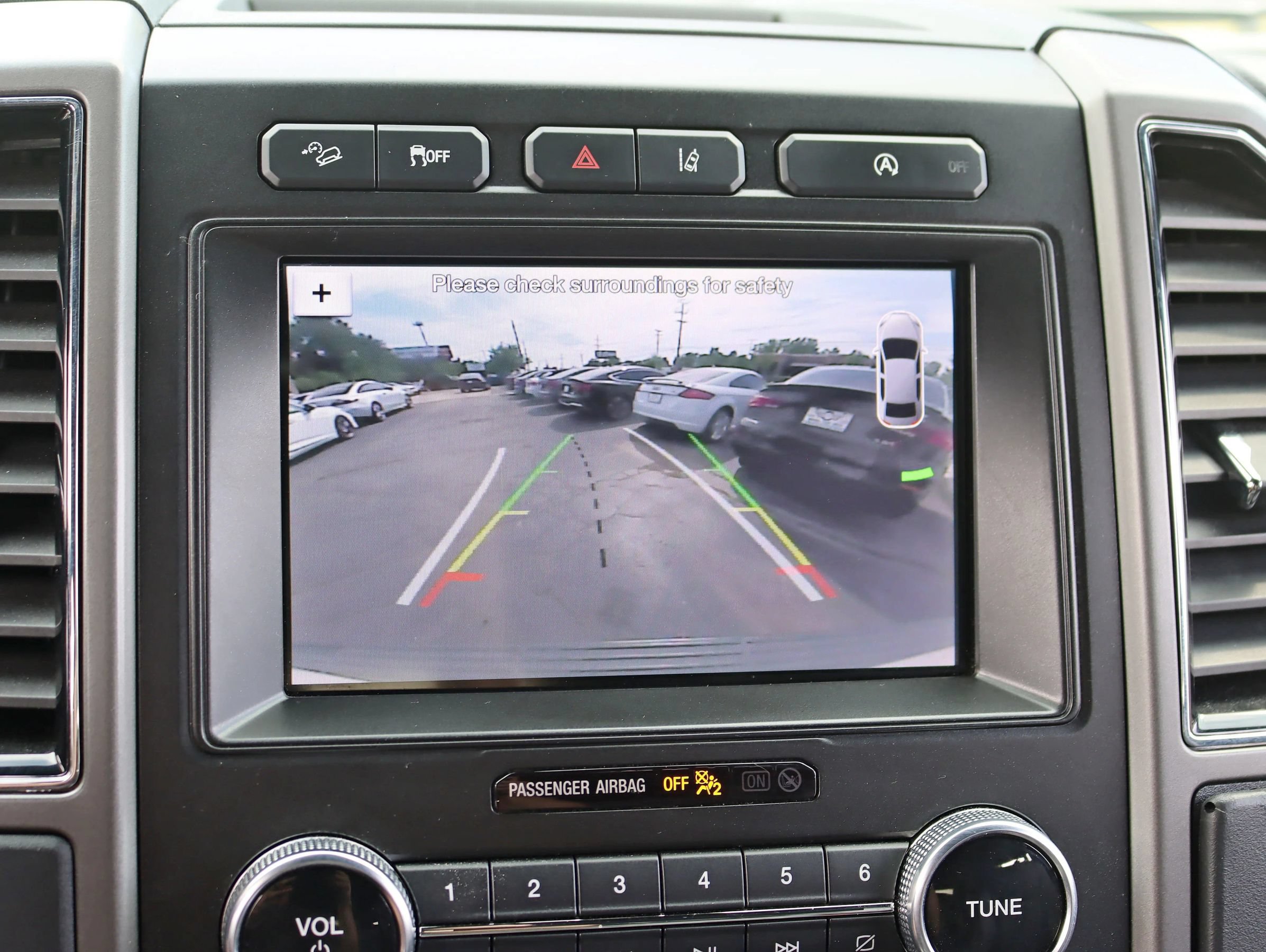 Used 2019 Ford Expedition XLT w/ Equipment Group 202A AWD/4WD image 22
