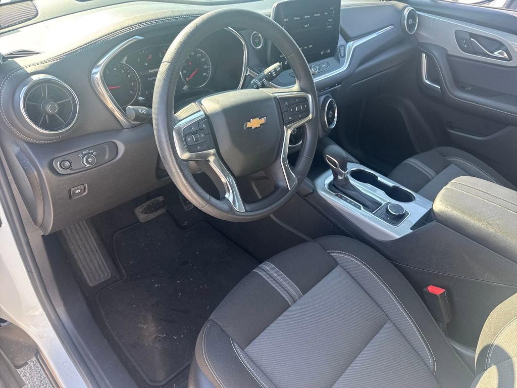 Used 2025 Chevrolet Blazer LT image 18