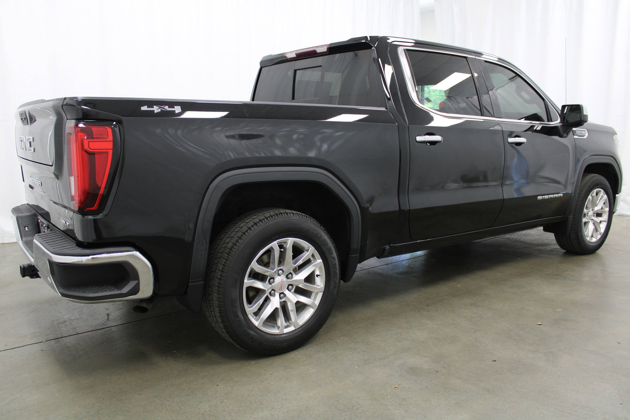 Used 2019 GMC Sierra 1500 SLT w/ SLT Convenience Package AWD/4WD image 6