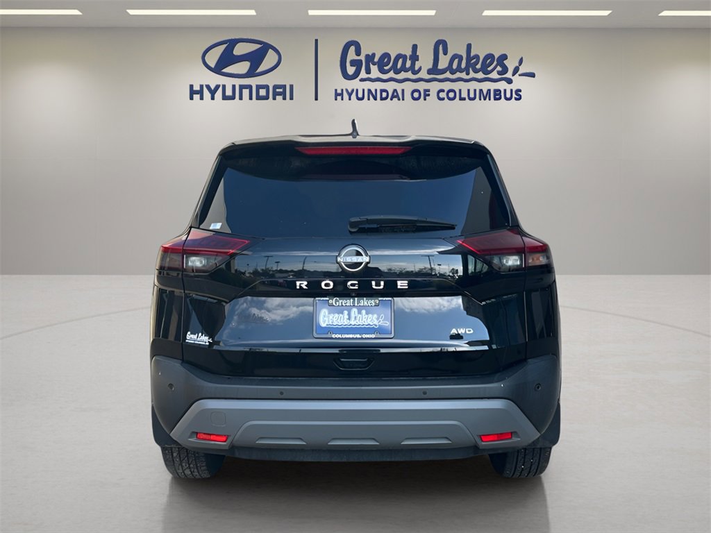 Used 2023 Nissan Rogue S image 4