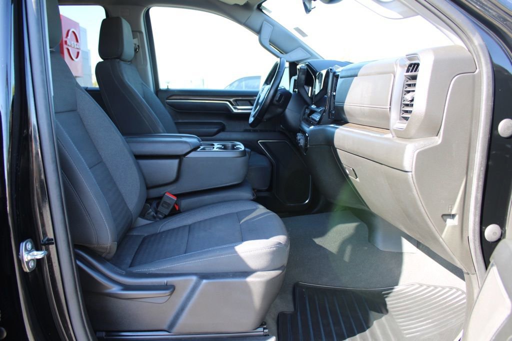 Used 2023 Chevrolet Silverado 1500 LT image 18