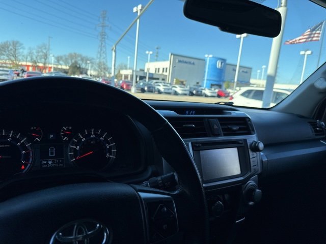 Used 2016 Toyota 4Runner image 15