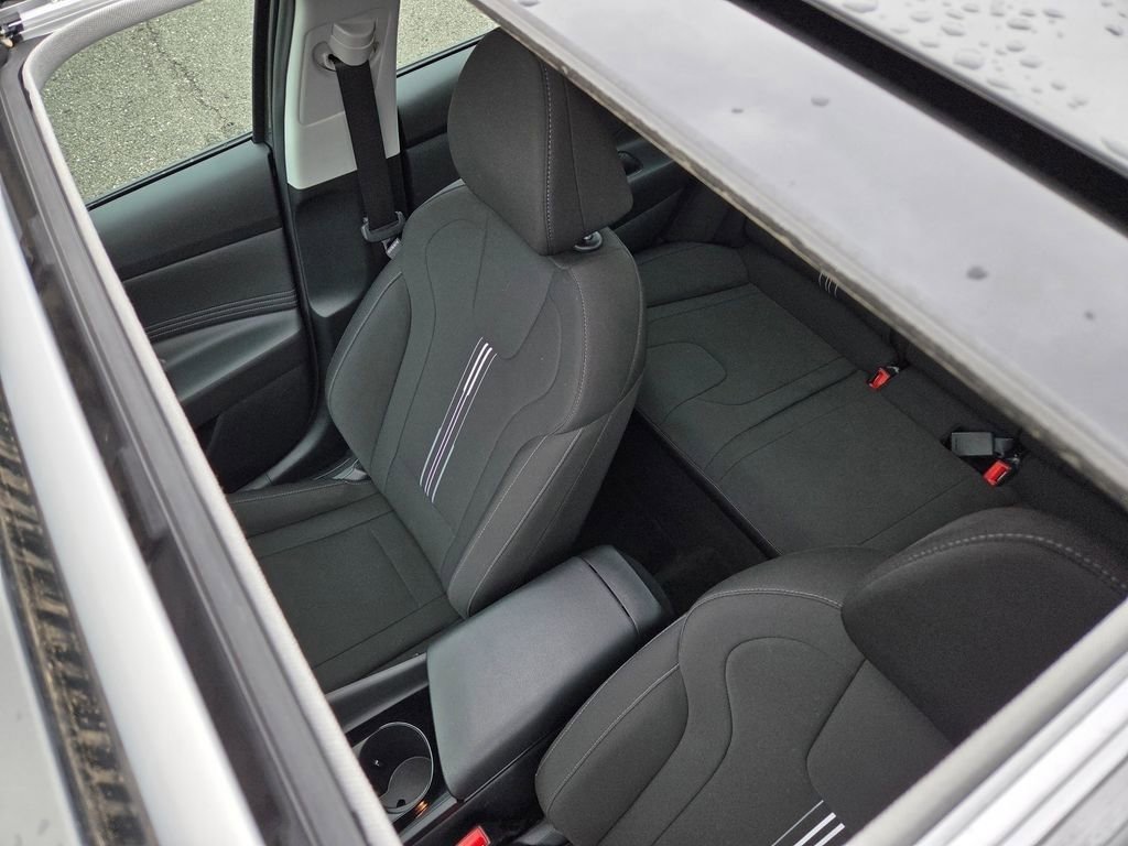 Used 2025 Hyundai Elantra SEL FWD image 8