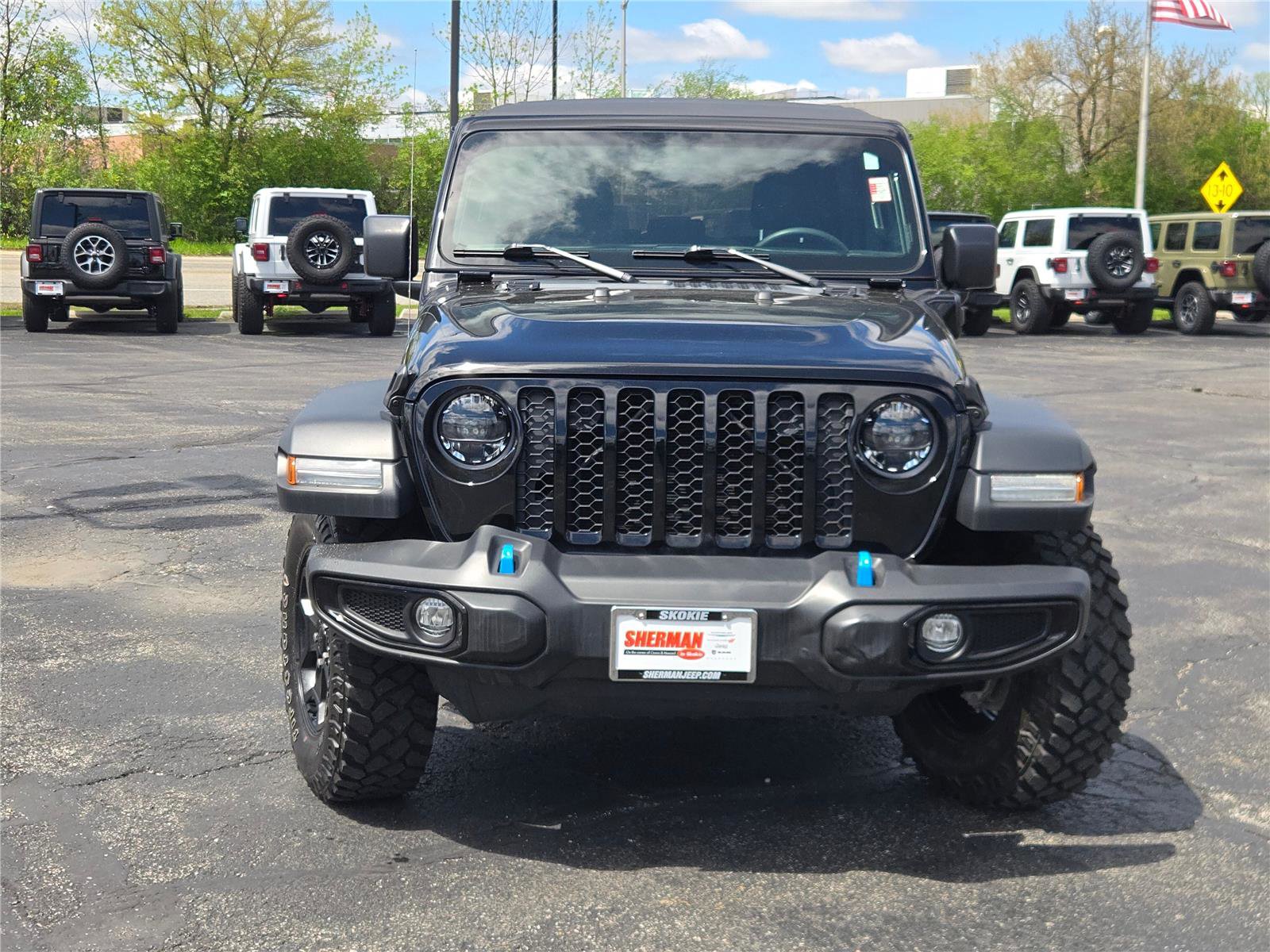 Used 2023 Jeep Wrangler Unlimited w/ Cold Weather Group AWD/4WD image 4