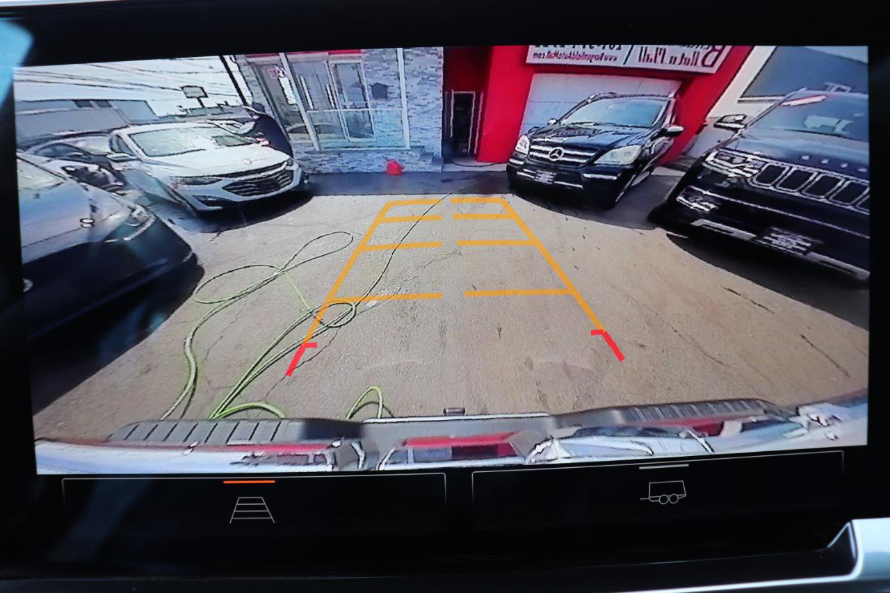 Used 2025 GMC Sierra 1500 SLT AWD/4WD image 33