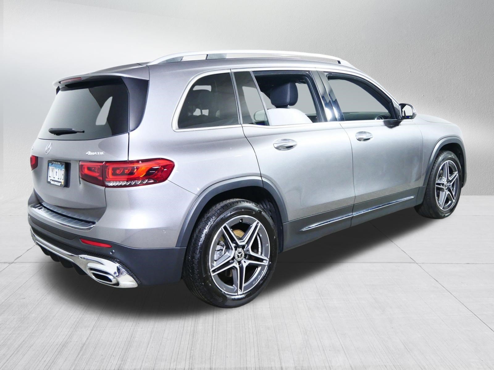 Used 2023 Mercedes-Benz GLB 250 4MATIC image 7