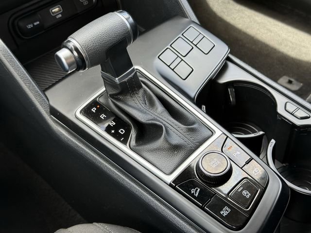Used 2024 Kia Sportage LX image 19