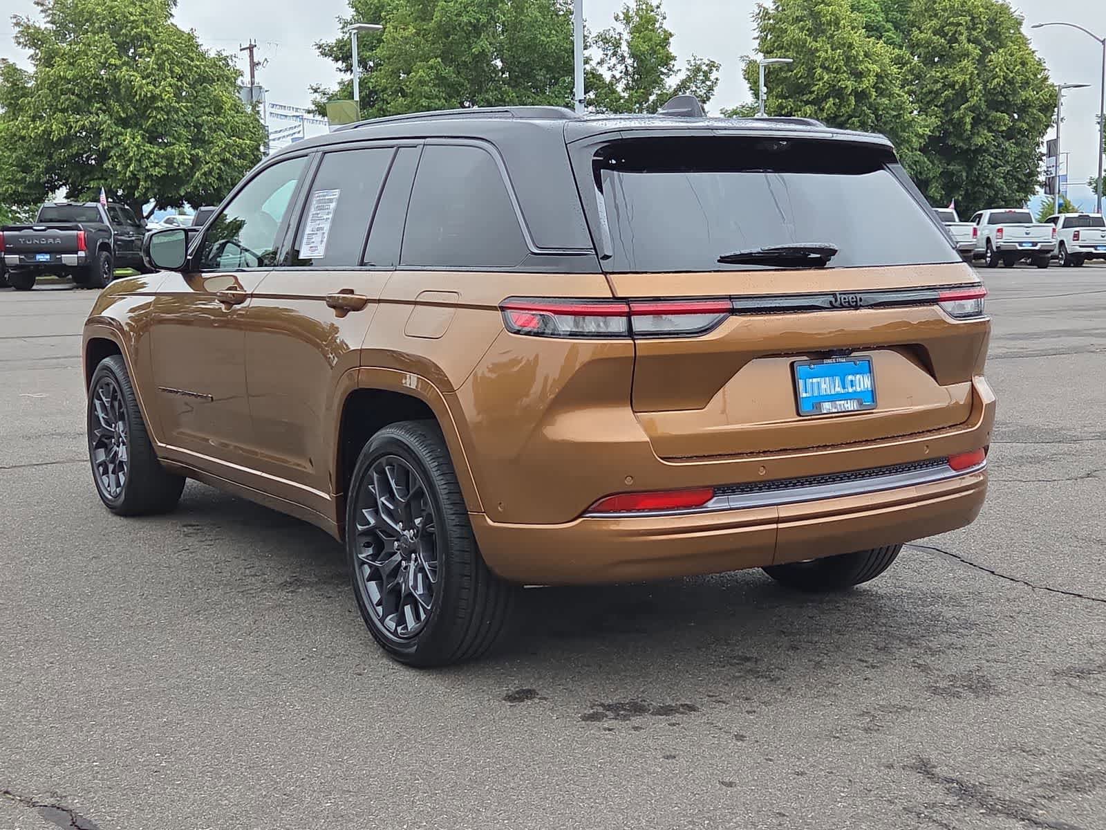 New 2026 Jeep Grand Cherokee Summit AWD/4WD image 12