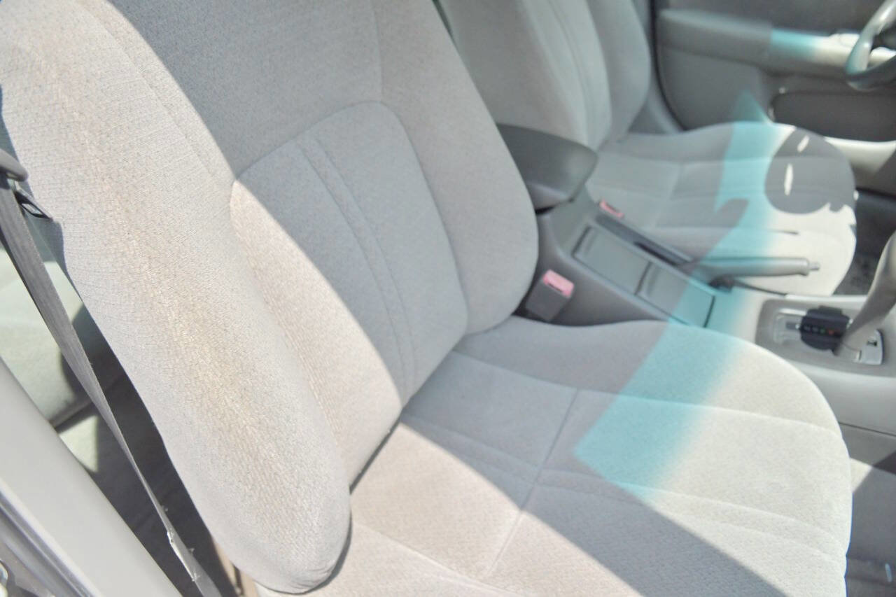 Used 2001 Toyota Camry XLE image 38