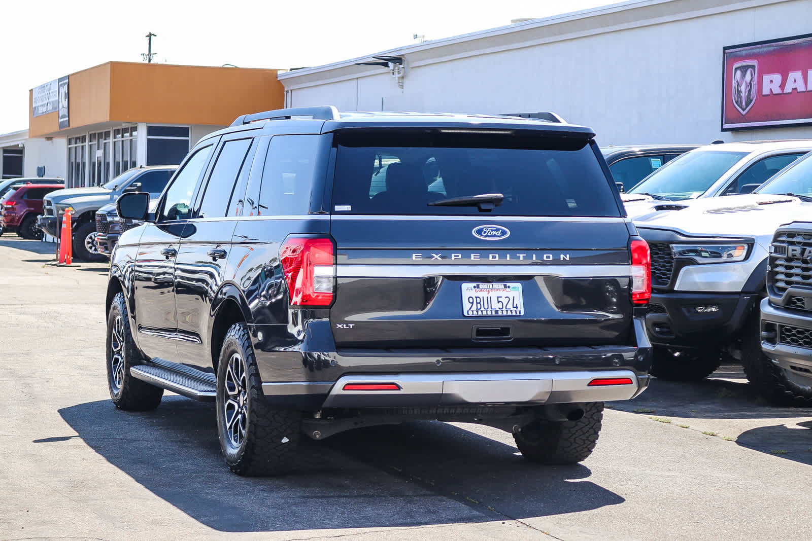 Used 2022 Ford Expedition XLT AWD/4WD image 6