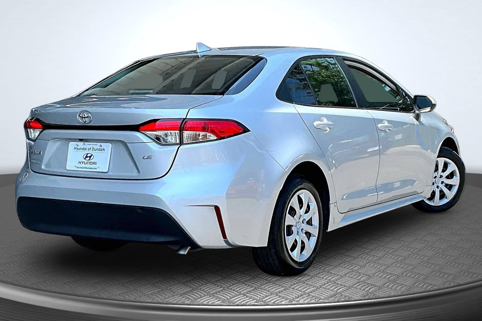 Used 2024 Toyota Corolla LE FWD image 6