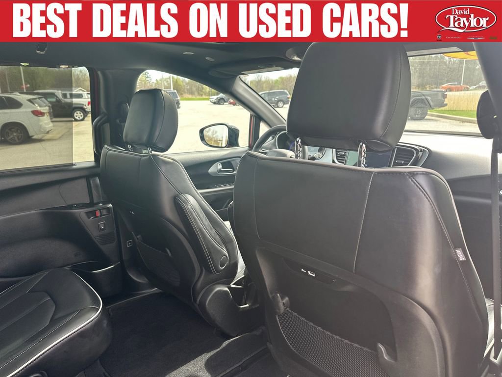 Used 2025 Chrysler Pacifica Limited FWD image 34