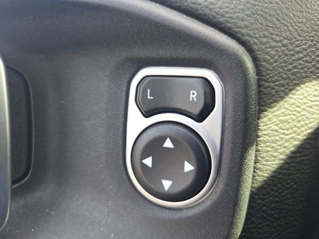 Used 2019 Jeep Wrangler Unlimited Sahara image 38