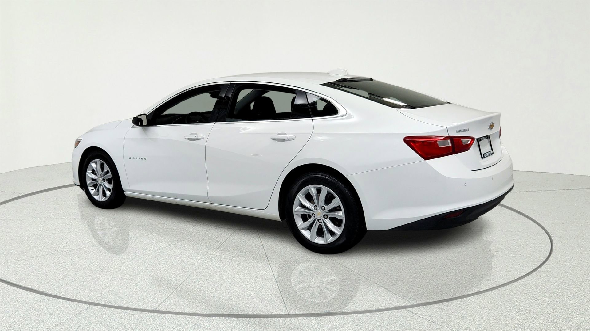 Used 2024 Chevrolet Malibu LT w/ LPO, Floor Liner Package FWD image 3