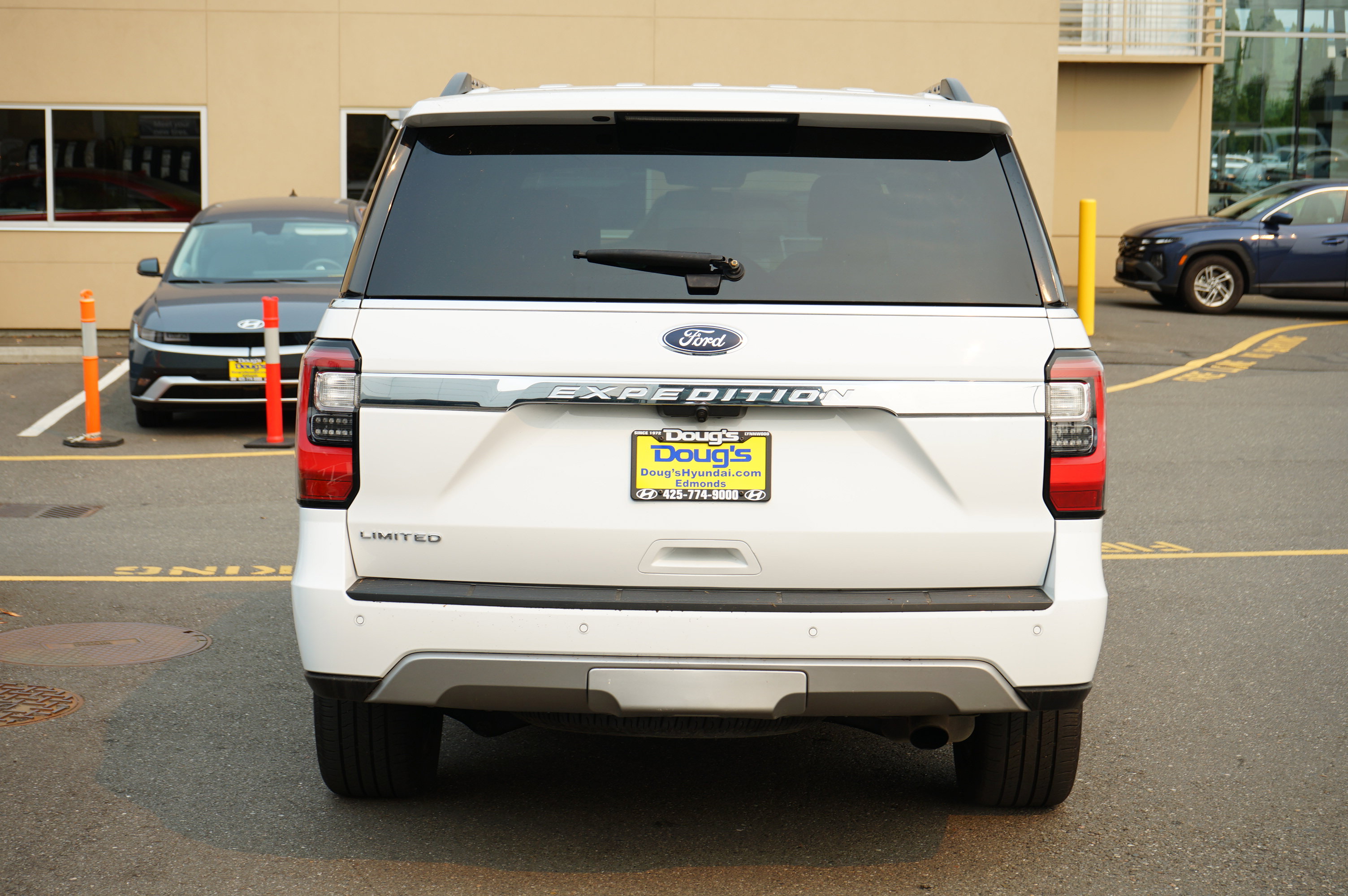 Used 2021 Ford Expedition Limited image 4