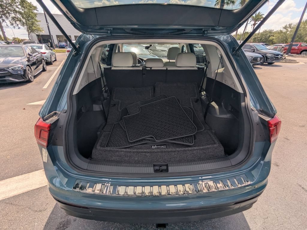 Used 2019 Volkswagen Tiguan SE w/ Panoramic Sunroof Package FWD image 24