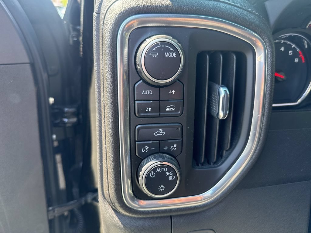 Used 2022 Chevrolet Silverado 1500 LT AWD/4WD image 20