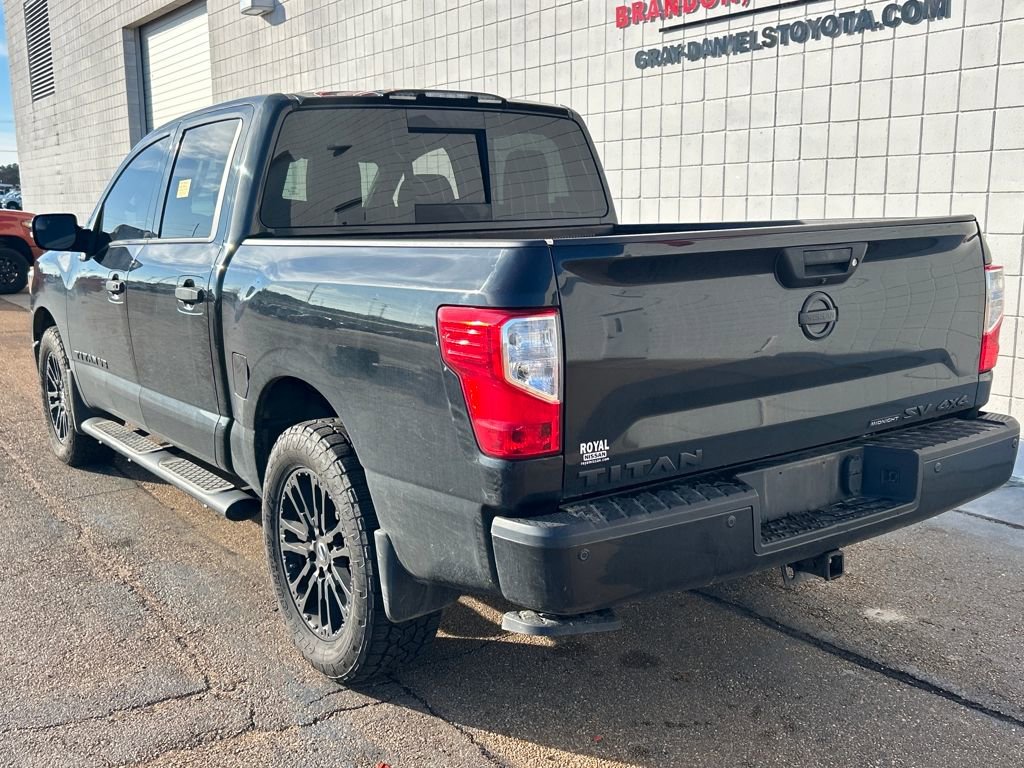 Used 2019 Nissan Titan SV w/ SV Convenience Package image 5