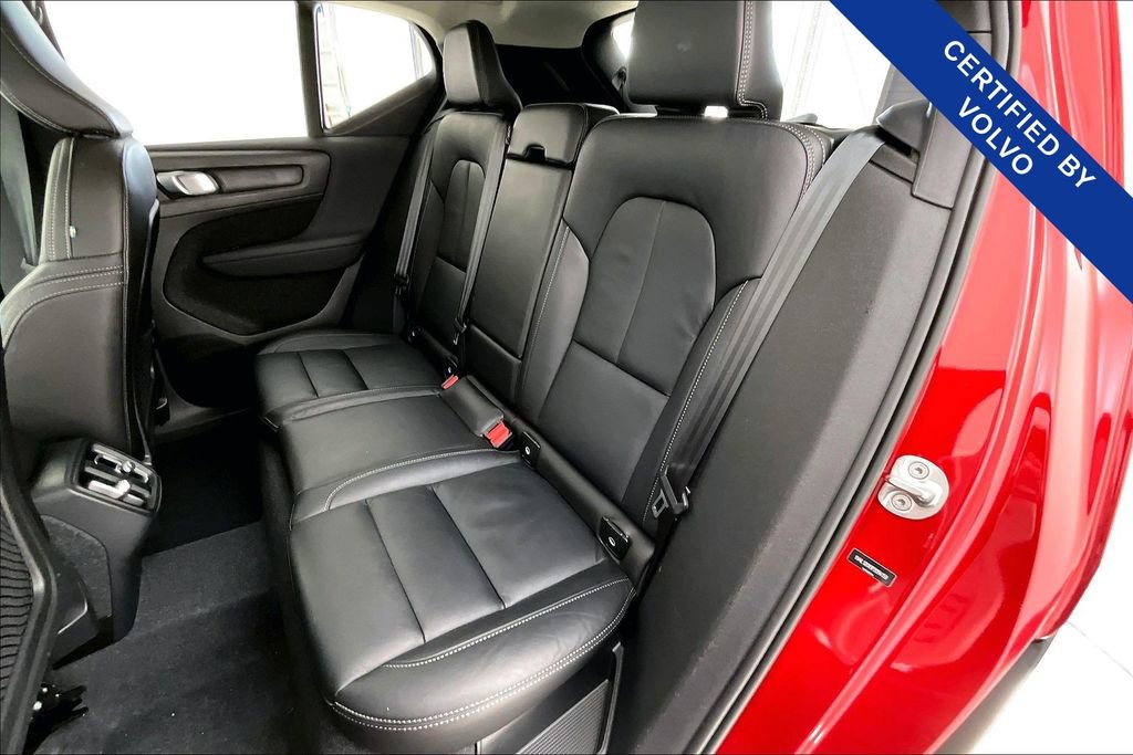 Certified 2023 Volvo XC40 B5 Ultimate w/ Protection Package Premier image 35